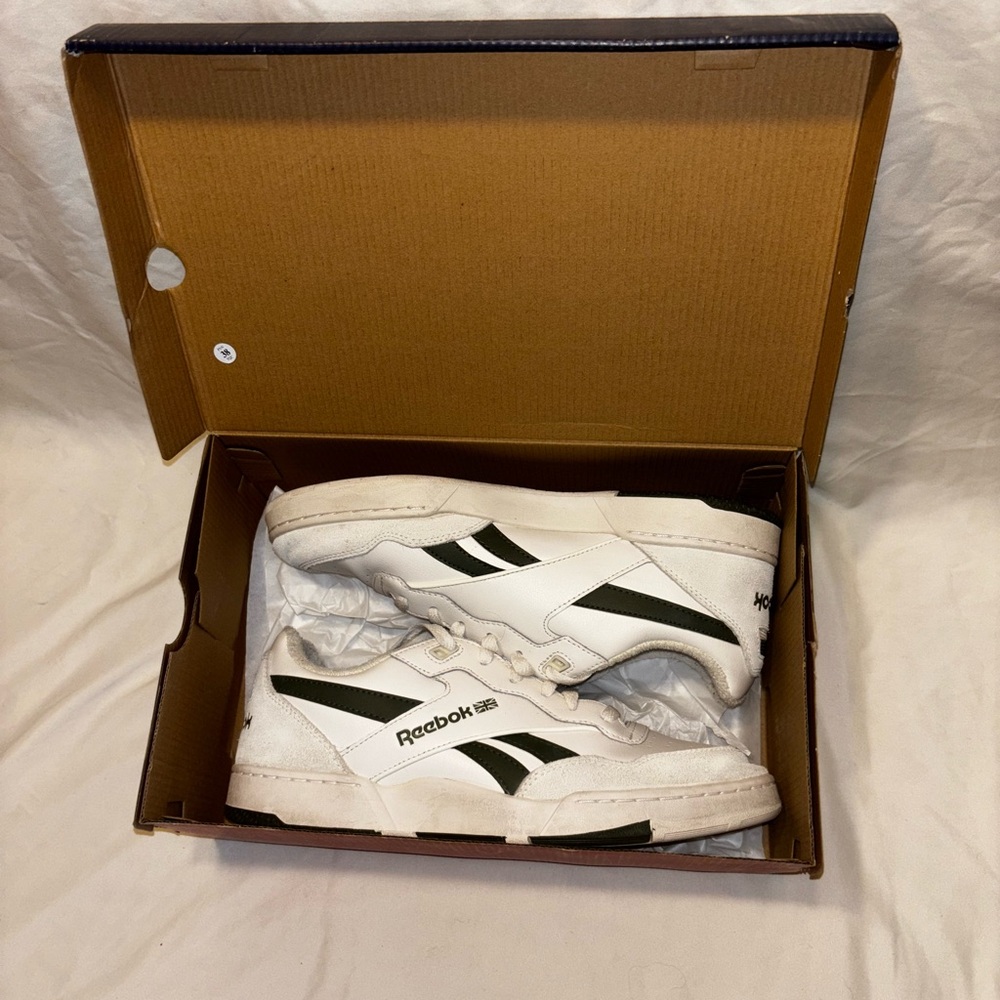 Reebok Men's BB 4000 II Basketball Sneakers